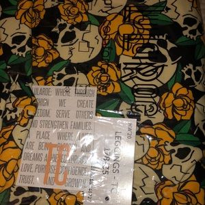 LuLaRoe Skulls and Roses TC Leggings